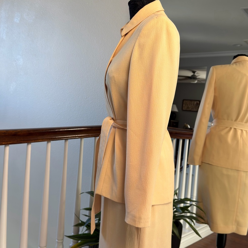 Bill Blass Cream Belted Blazer with Skirt - Picture 7 of 11